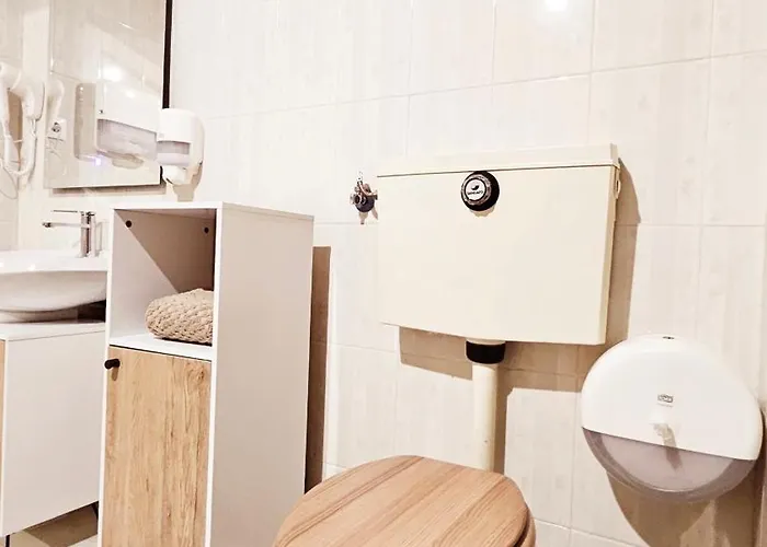 Rooms4you 3 In Historic Center Of Гостьовий будинок